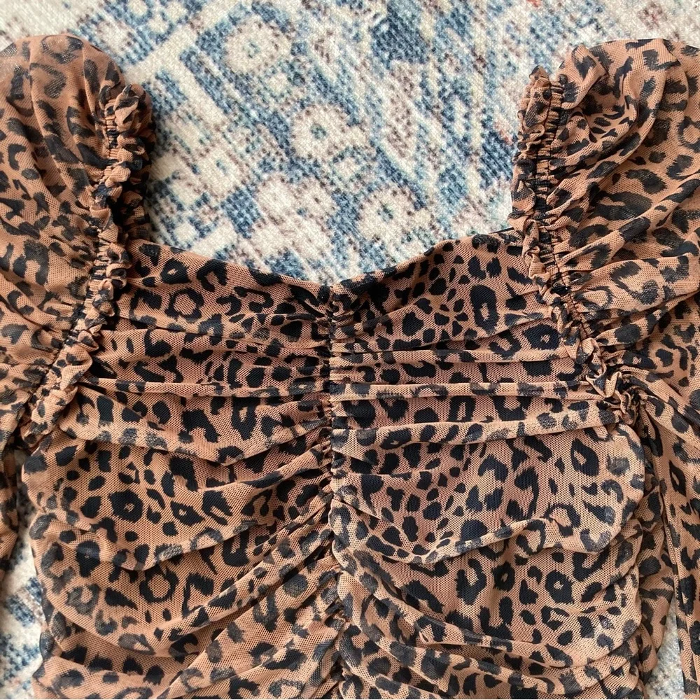 MISGUIDED Ruched Leopard Print Top - Picture 10 of 12